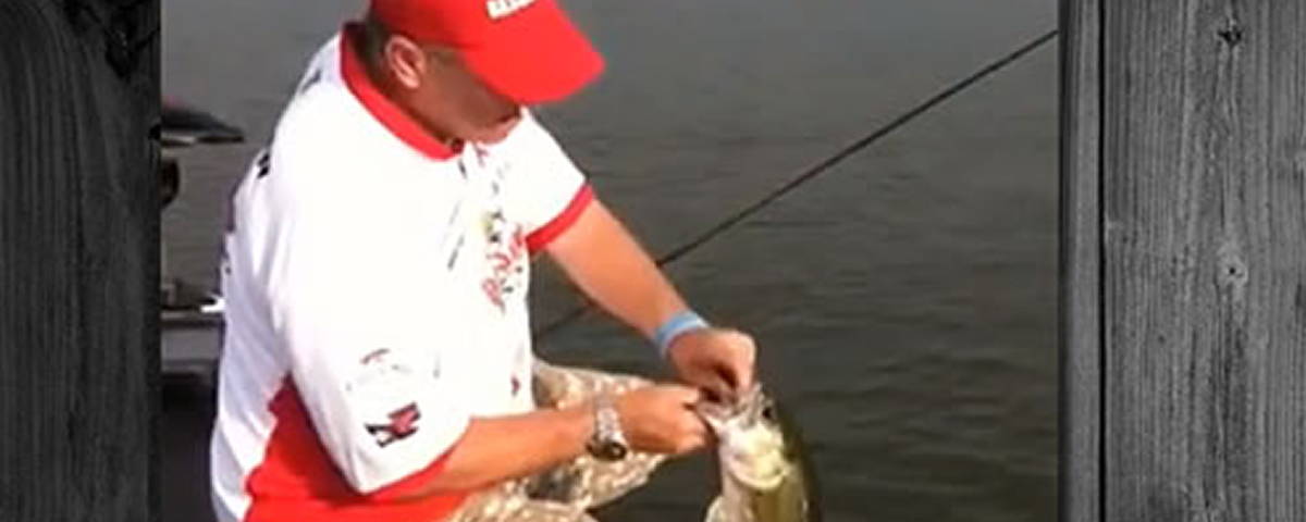 Fenwick HMG Spinning Rod Review by Kevin - Bass Fishing Videos and