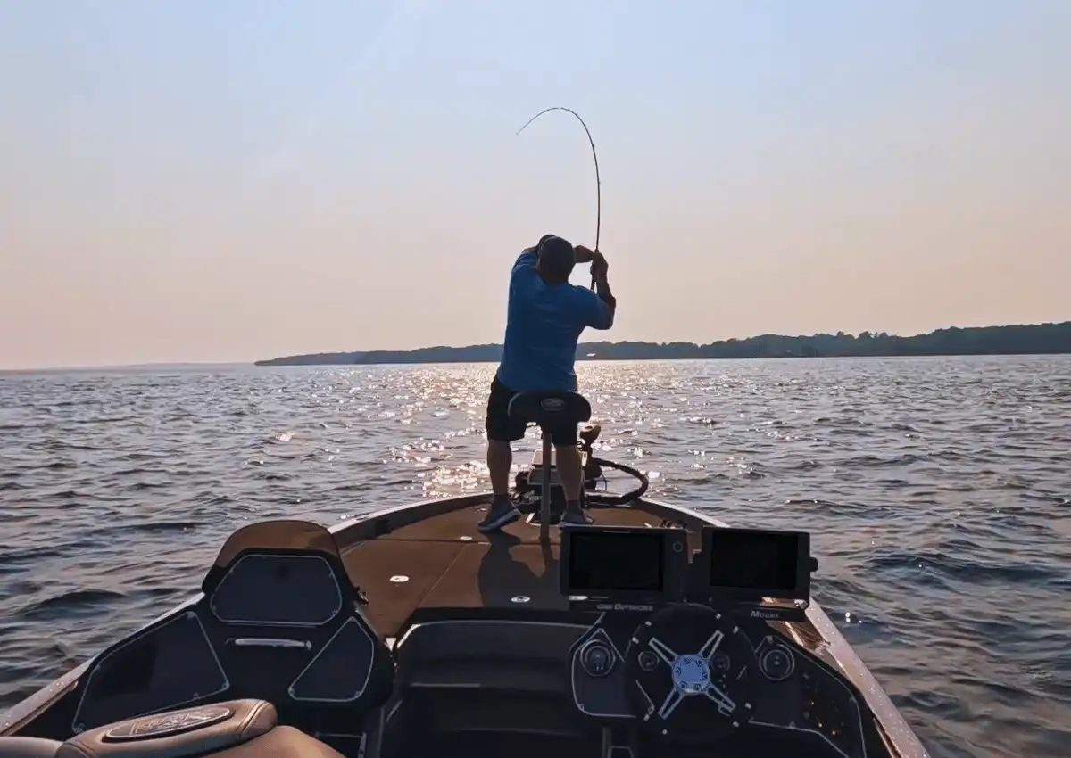 6.52 lb smallmouth bass caught on St. Lawrence River with full fight and release