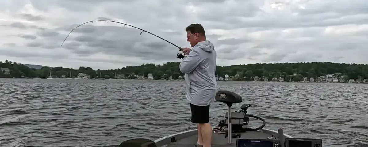 4+ lb smallmouth bass cast-to-catch clip on Lake Champlain